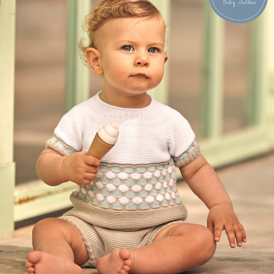 Conjunto de malha para bebé em branco, bege e azul- Juliana