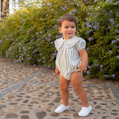 Fofo bebé riscas verdes com gola floral- José Varón