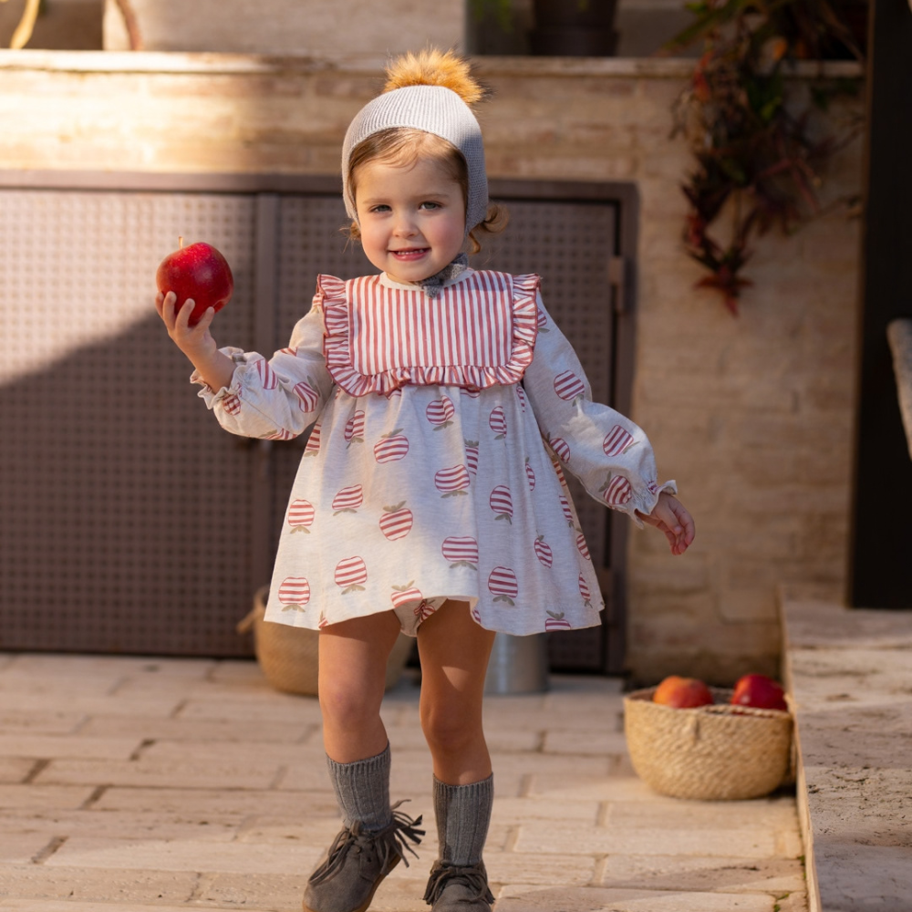 Vestido Cinza-Claro com Maçãs Vermelhas - Cocote