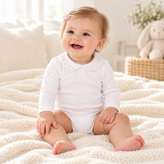 Body de Bebé Branco com Gola Bordada Rosa – EMC
