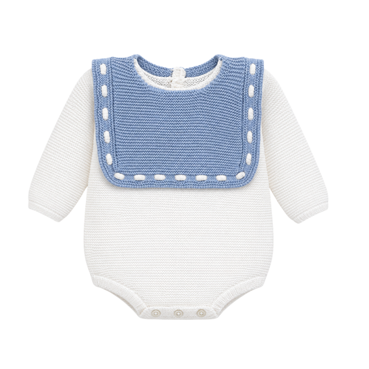 Fofo de Bebé em Tricot Branco com Peitilho Azul