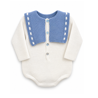 Fofo de Bebé em Tricot Branco com Peitilho Azul