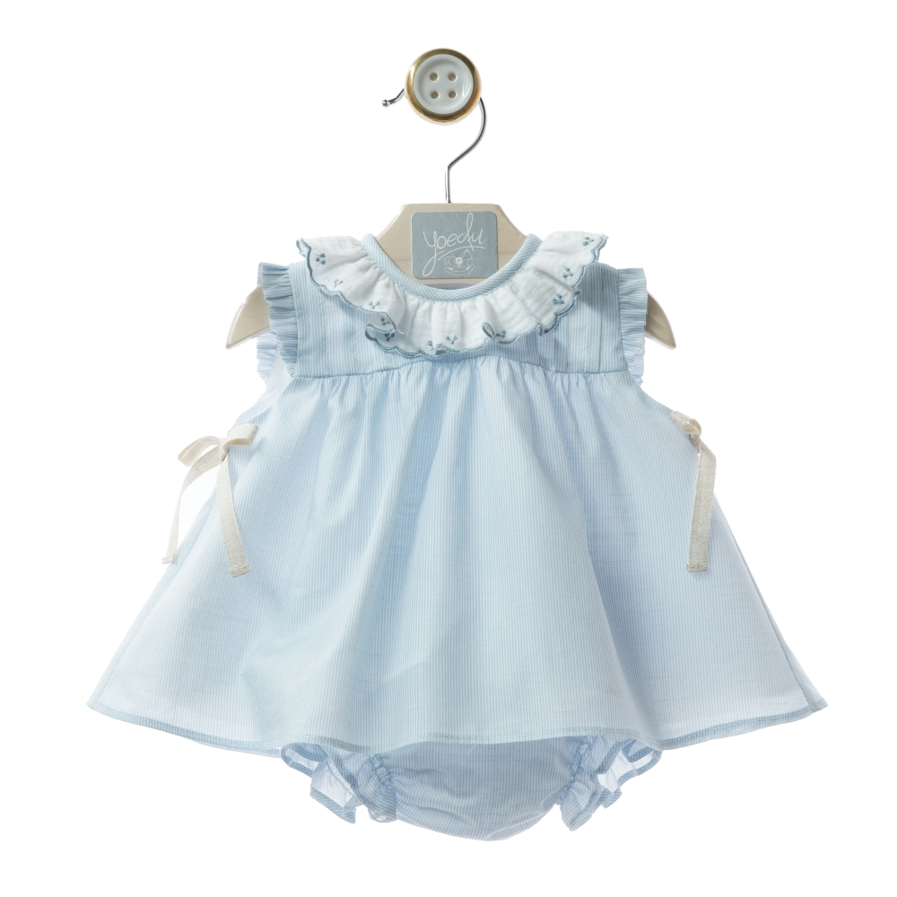 Conjunto vestido Bebé Azul Claro com Folhos e Bordado + Tapa-fraldas - Yoedu
