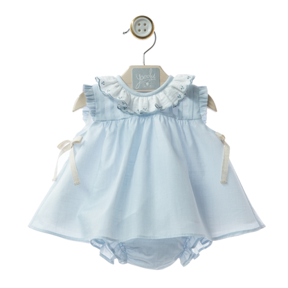 Conjunto vestido Bebé Azul Claro com Folhos e Bordado + Tapa-fraldas - Yoedu