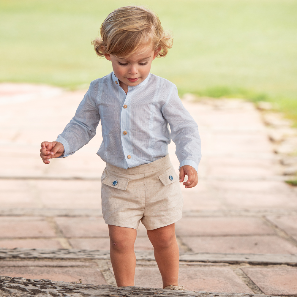Conjunto Menino – Camisa Riscas Azul Claro + Calção Linho Bege com Botões - Yoedu