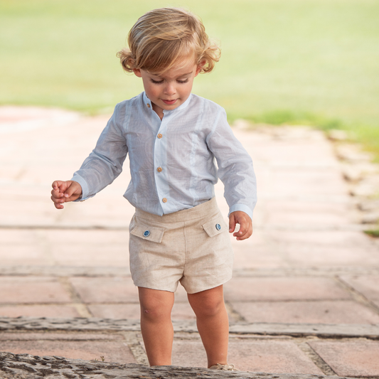 Conjunto Menino – Camisa Riscas Azul Claro + Calção Linho Bege com Botões - Yoedu