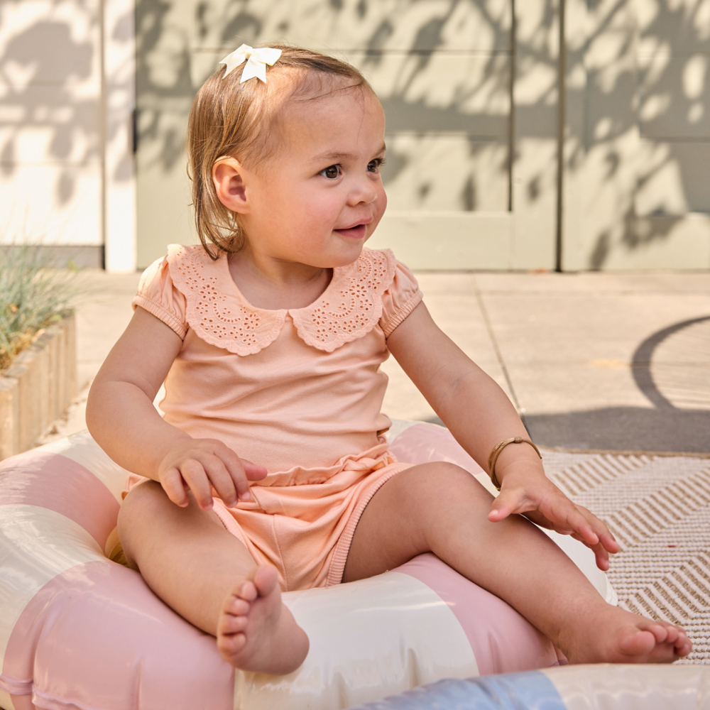 T-shirt Menina com Gola Bordada Inglesa - Dirkje