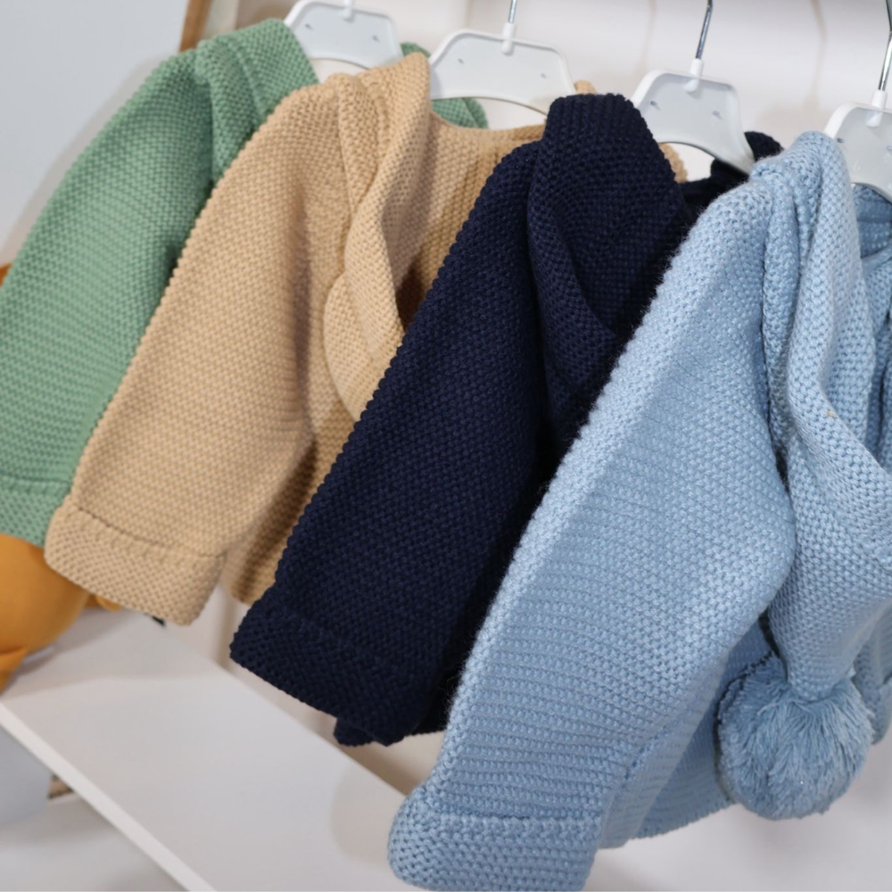 Casaco de malha com pompom bege - Yoedu