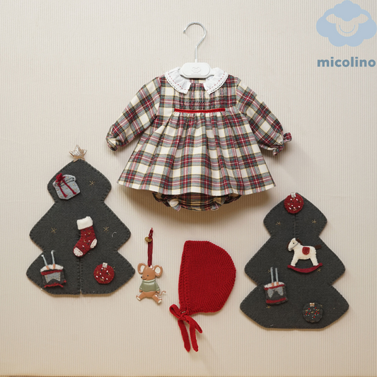 Conjunto vestido bebé menina xadrez com gola bordada e tapa fraldas - Micolino