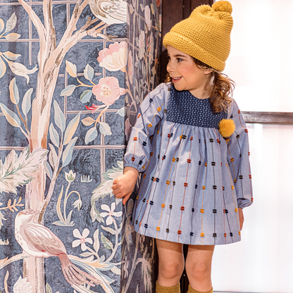 Vestido de bebé azul com bordado colorido, cueca e touca - Marta y Paula